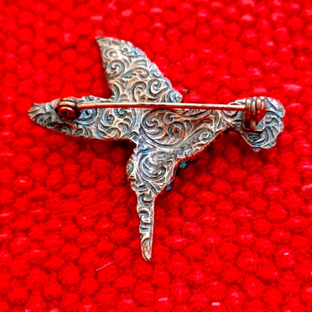 Small Hummingbird Pin - Picture 2 of 2